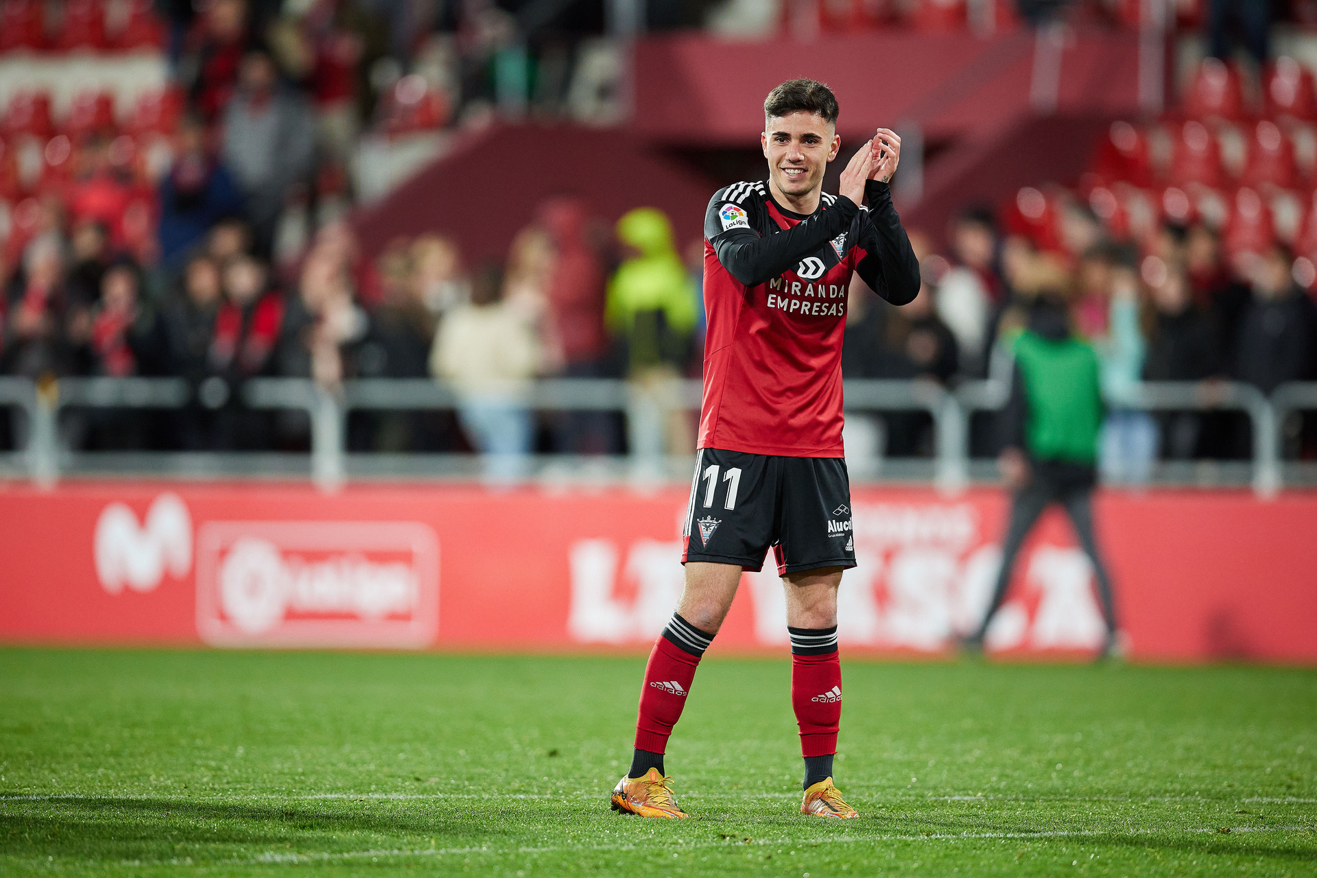 Imagen principal del anuncia del fichaje de Simón Moreno.