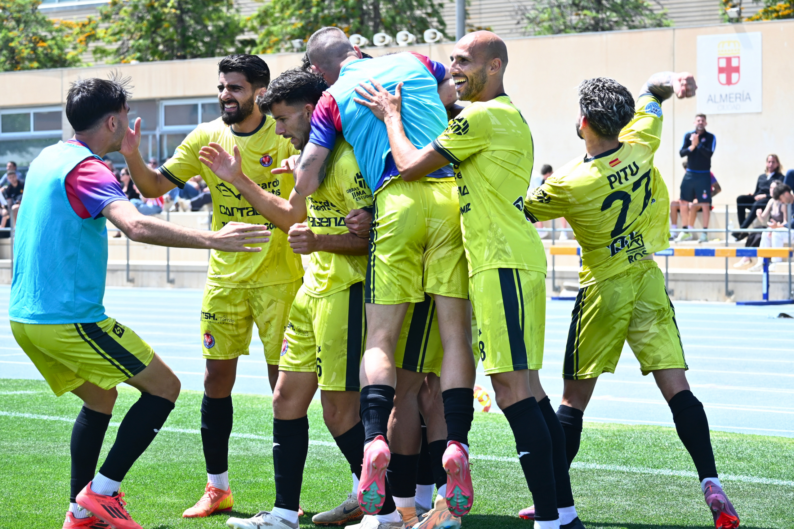 Imagen principal de la crónica del Almería 3-4 Deportiva Minera.