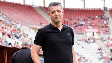 Imagen principal del anuncio de Sandroni como nuevo entrenador.