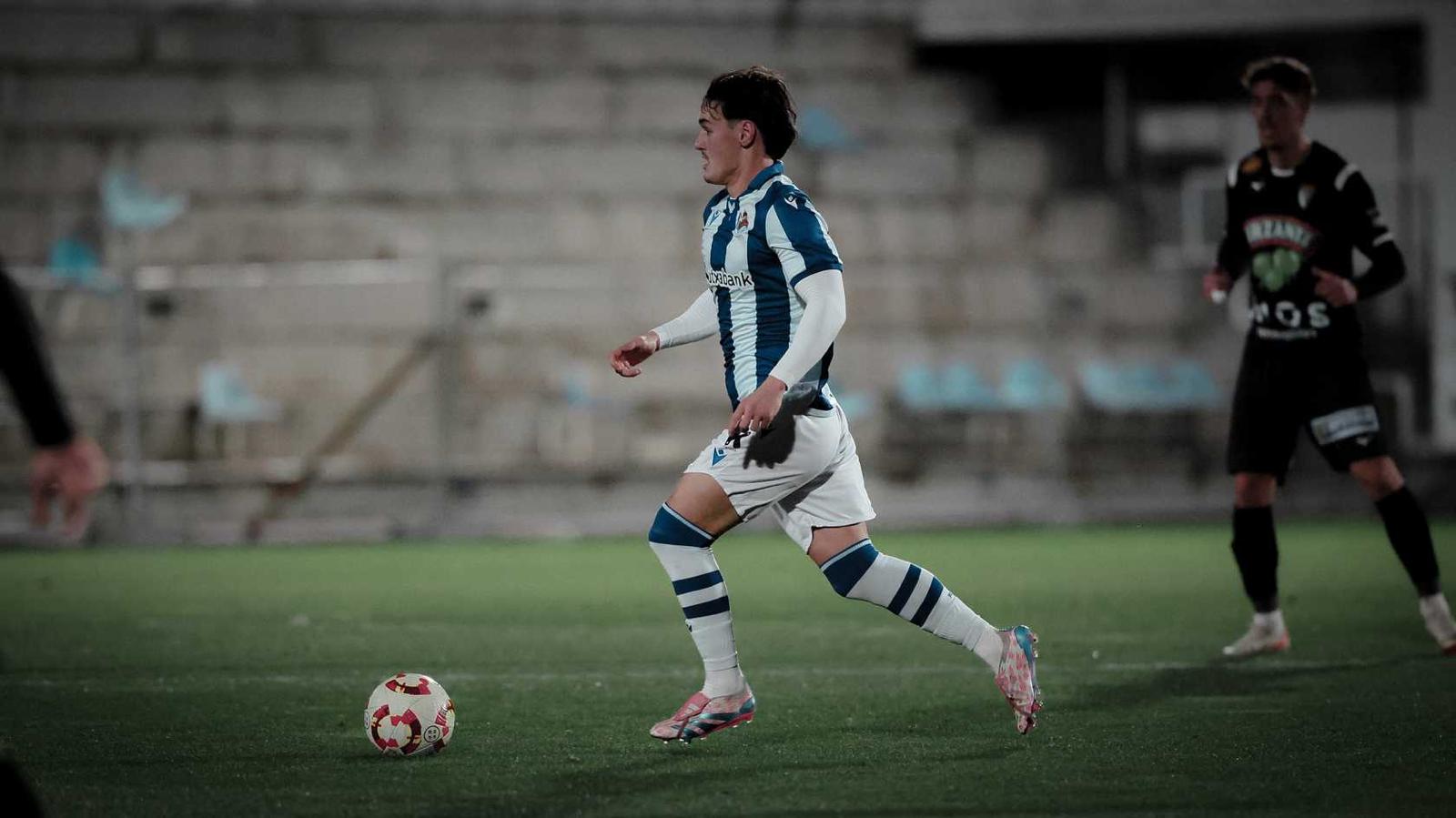 Aimar Olarra, juventud y explosividad para el lateral izquierdo de la Deportiva Minera